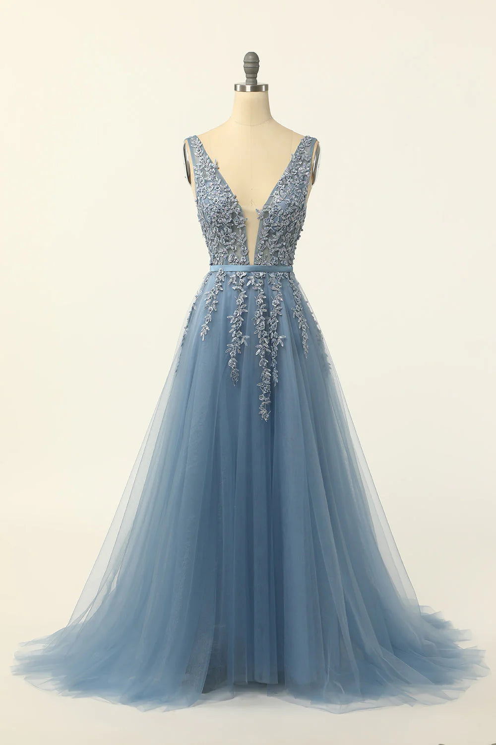 A-Line Tulle V-Back Appliques Beads Prom Dresses